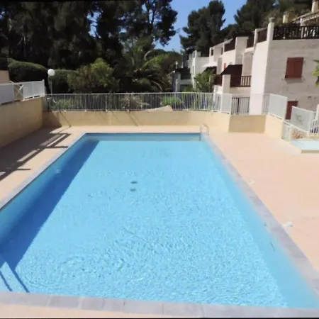 Les Pierreplane